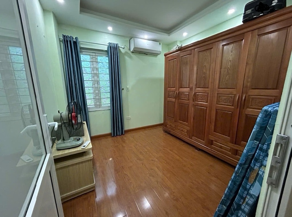 TRẦN QUỐC HOÀN - HOÀNG QUỐC VIỆT - LÔ GÓC - 39.6M2 - 8.5 TỶ