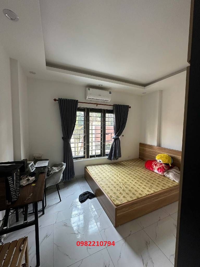 HOÀNG QUỐC VIỆT - PHÂN LÔ - Ô TÔ ĐỖ CỬA - 80M2 - 18.5 TỶ