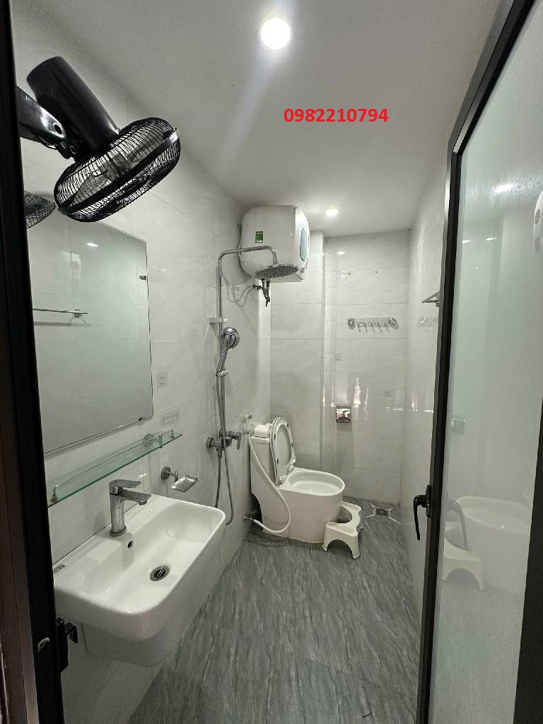 HOÀNG QUỐC VIỆT - PHÂN LÔ - Ô TÔ ĐỖ CỬA - 80M2 - 18.5 TỶ