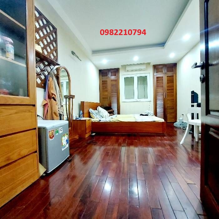 CẦU GIẤY - LÔ GÓC - 5 TẦNG - 48M2 - 12 TỶ - NGÕ THÔNG - 3 GÁC ĐỖ CỬA