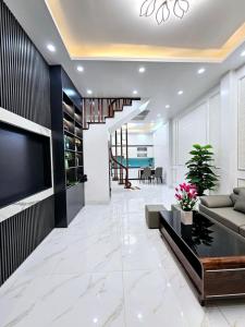 TRẦN THÁI TÔNG - PHÂN LÔ 6 TẦNG - GẦN PHỐ - THOÁNG SÁNG KHẮP NHÀ - 10 TỶ