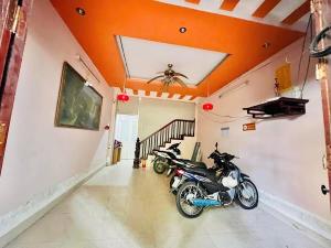 TRẦN CUNG - 5 TẦNG MỚI CỨNG - VÀI BƯỚC RA PHỐ - NGÕ RỘNG - 7 CHỖ QUA - XE CON VÀO NHÀ