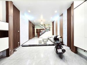LÕI CẦU GIẤY - VÀI BƯỚC RA MẶT PHỐ - 4 TẦNG NỘI THẤT TIỀN TỶ SIÊU SANG - 65M2 - 13 TỶ