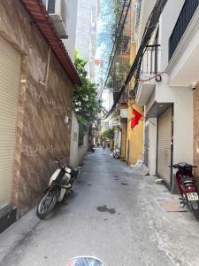 NHÀ ĐẸP CẦU GIẤY - LÔ GÓC 2 THOÁNG - MẶT TIỀN 6,6M - 43M2 - 9 TỶ
