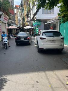 CẦU GIẤY - 9.5 TỶ - NHÀ 5 TẦNG DÂN XÂY - NGÕ THOÁNG - CHUẨN MÁI ẤM 3 THẾ HỆ