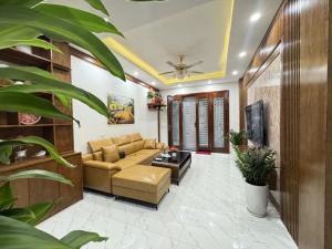 PHÂN LÔ - 7 TẦNG THANG MÁY - 10.8 TỶ - MẶT NGÕ GẦN PHỐ - GẦN HOÀNG QUỐC VIỆT