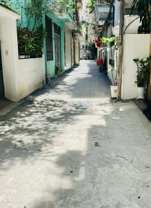 ĐƯỜNG CẦU GIẤY - NGÕ THÔNG - MẶT TIỀN RỘNG - SỔ VUÔNG - 45M2 - 8.6 TỶ