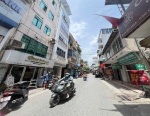 YÊN HÒA - CẦU GIẤY - 6 TẦNG - NGÕ NÔNG - GẦN PHỐ - 40M2 - 9.2 TỶ