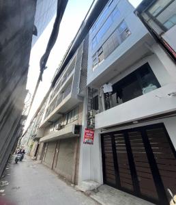 HOÀNG QUỐC VIỆT - SỔ VUÔNG - 39M2 - 8.5 TỶ