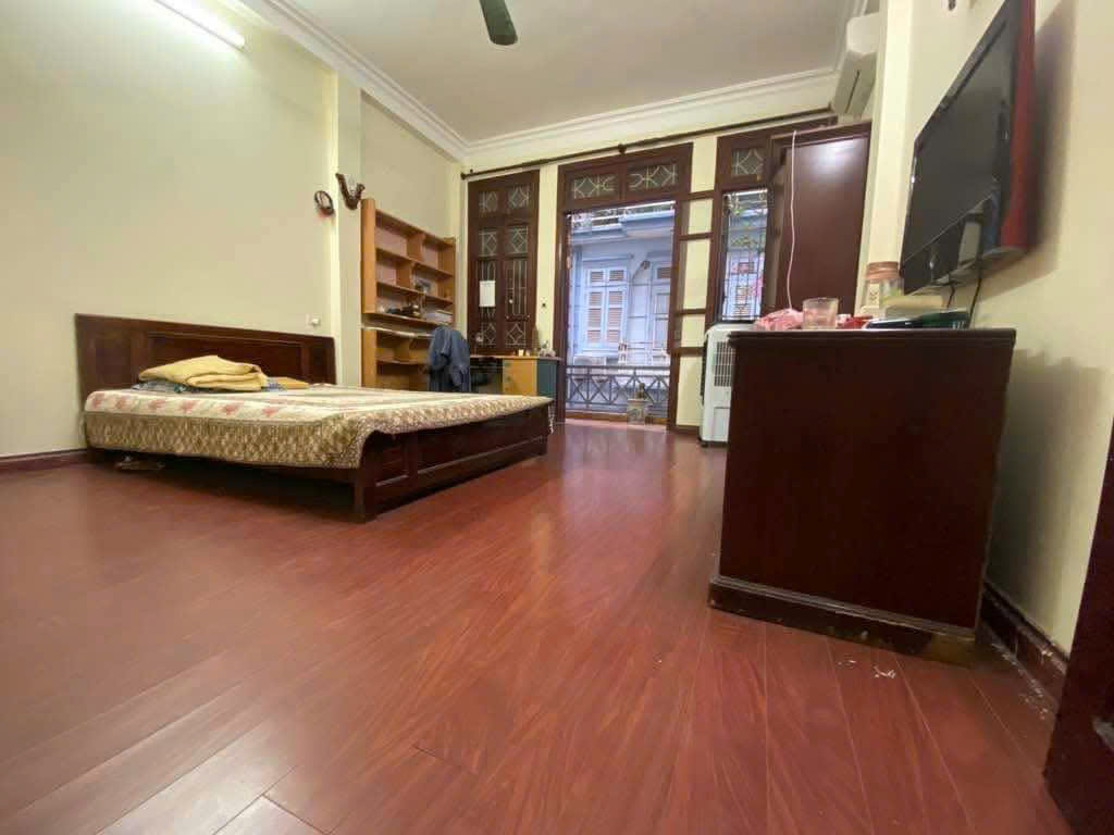 bán nhà Thanh Trì, nhà tầng mới kính koong, 50m2, hơn 5 tỷ