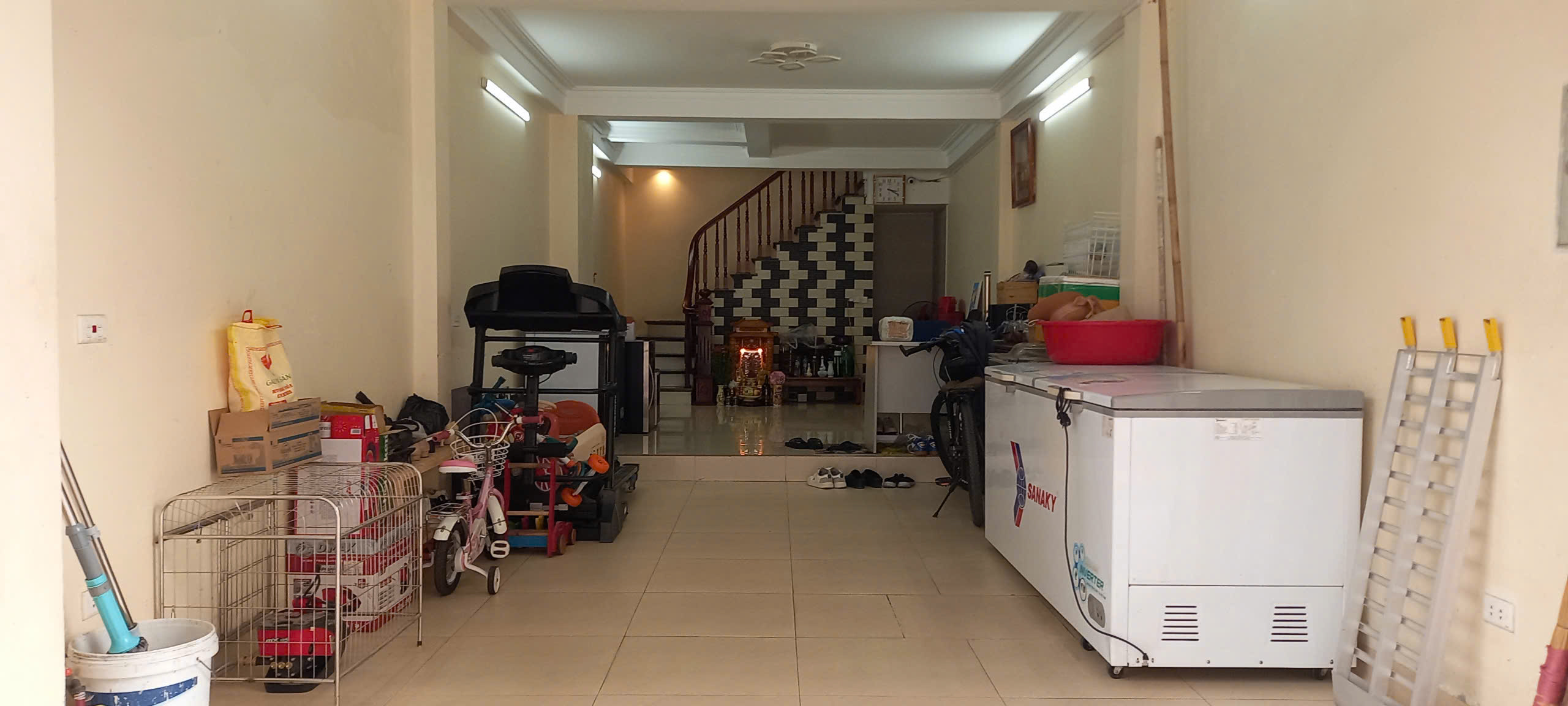 Bán nhà TT Trạm Trôi, 4 Tầng x 43m2, Kinh Doanh, Ô Tô Tránh