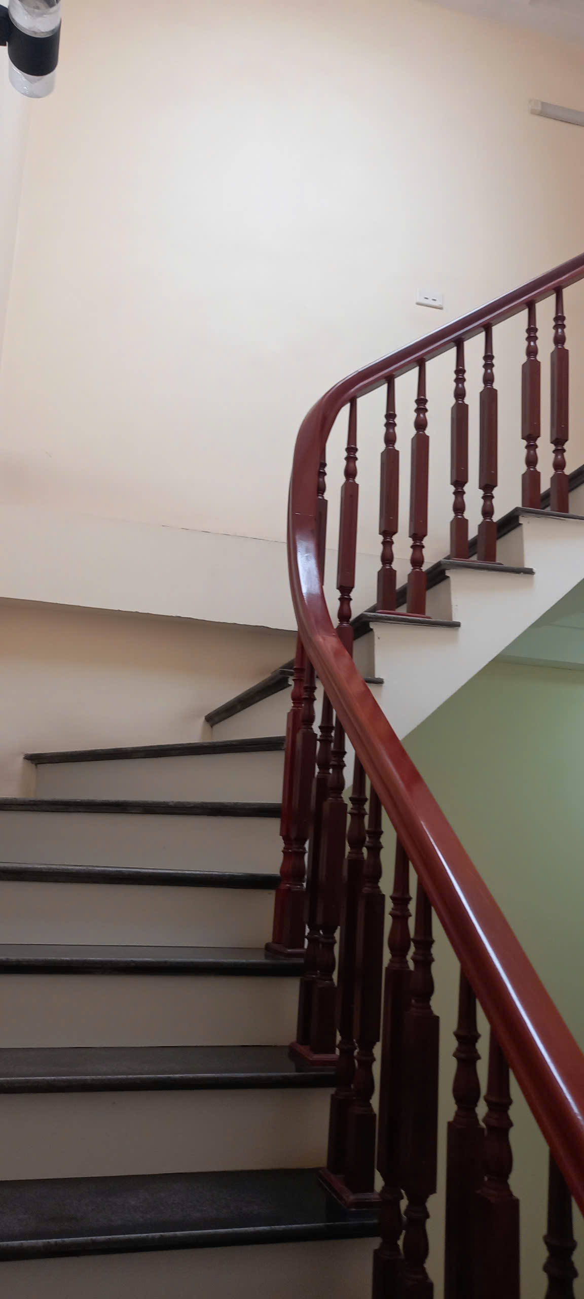 Bán nhà TT Trạm Trôi, 4 Tầng x 43m2, Kinh Doanh, Ô Tô Tránh