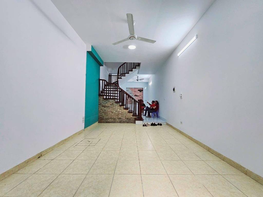 Bán nhà Lạc Long Quân, Tây Hồ dân xây 52m 5 tầng, ô tô, kinh doanh đỉnh, giá 13.5 tỷ