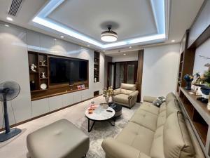 Siêu phẩm Lạc Long Quân – Nhà 6 tầng thang máy – 58m kinh doanh đỉnh – Chào giá chỉ 11 tỷ đồng