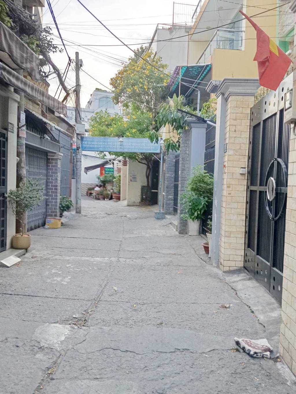 VỊ TRÍ CỰC HIẾM- HẺM XE HƠI 6M THÔNG TỨ TUNG- GẦN MẶT TIỀN ĐƯỜNG DƯƠNG BÁ TRẠC- QUẬN 8- CHỈ 4 TỶ LIÊN HỆ 0707220016