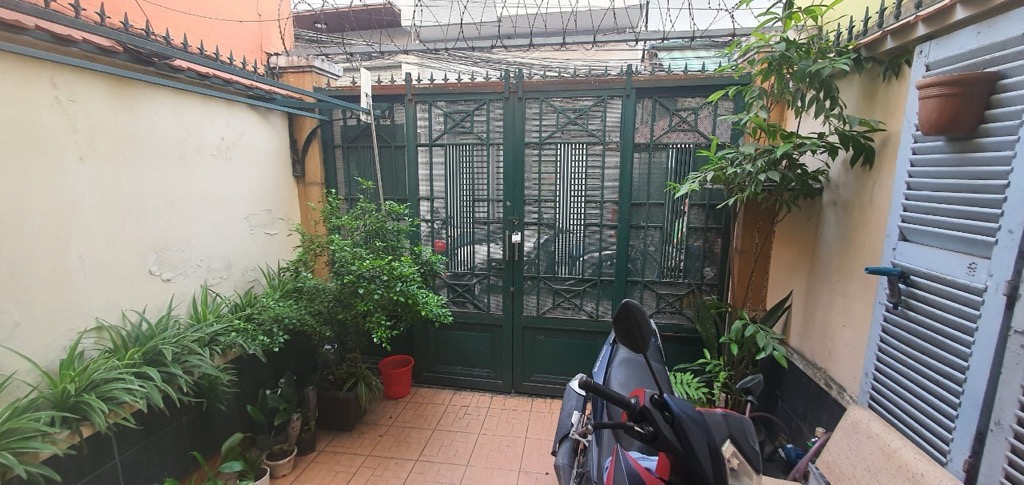 NHÀ VỊ TRÍ CỰC ĐẸP- NỞ HẬU- CÁCH MẶT TIỀN ĐƯỜNG DƯƠNG BÁ TRẠC CHỈ 100M- QUẬN 8 LIÊN HỆ 0707220016 THẢO
