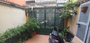 NHÀ VỊ TRÍ CỰC ĐẸP- NỞ HẬU- CÁCH MẶT TIỀN ĐƯỜNG DƯƠNG BÁ TRẠC CHỈ 100M- QUẬN 8 LIÊN HỆ 0707220016 THẢO