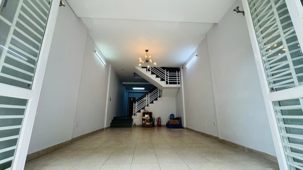 QUẬN 8-CHÍNH CHỦ BÁN GẤP ĐI ĐỊNH CƯ -MẶT TIỀN NGUYỄN THỊ TẦN -HẺM XE TẢI QUAY ĐẦU-KHU DÂN CƯ HIỆN HỮU-KẾ CHỢ RẠCH ÔNG