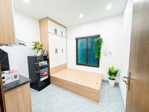 TRUNG TÂM CẦU GIẤY - NHÀ ĐẸP Ở NGAY - NGÕ THÔNG GẦN Ô TÔ, 30M2, 7 TỶ.