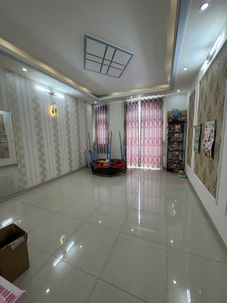 BÁN NHÀ MỚI ĐẸP