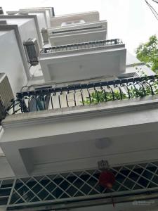 Bán nhà riêng Thịnh Quang 46m² 5Tg MT 4,3m hơn 8 tỷ ôtô đỗ full nội thất nhà đẹp long lanh.