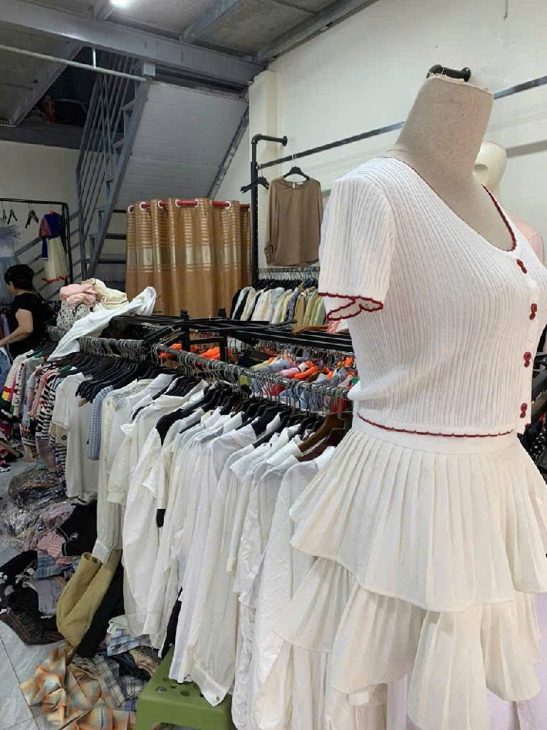 BÁN ĐẤT NGHĨA LỘ ,YÊN NGHĨA TẶNG CỬA HÀNG KINH DOANH, Ô TÔ VÀO NHÀ, MT 5.2 M, GIÁ 7.45 TỶ