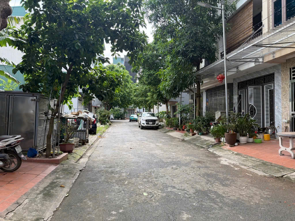 BÁN ĐẤT DV ĐÔ NGHĨA, PHÂN LÔ VỈA HÈ, NÓI KHÔNG VỚI LỖI PHONG THỦY, GIÁ 10.85 TỶ