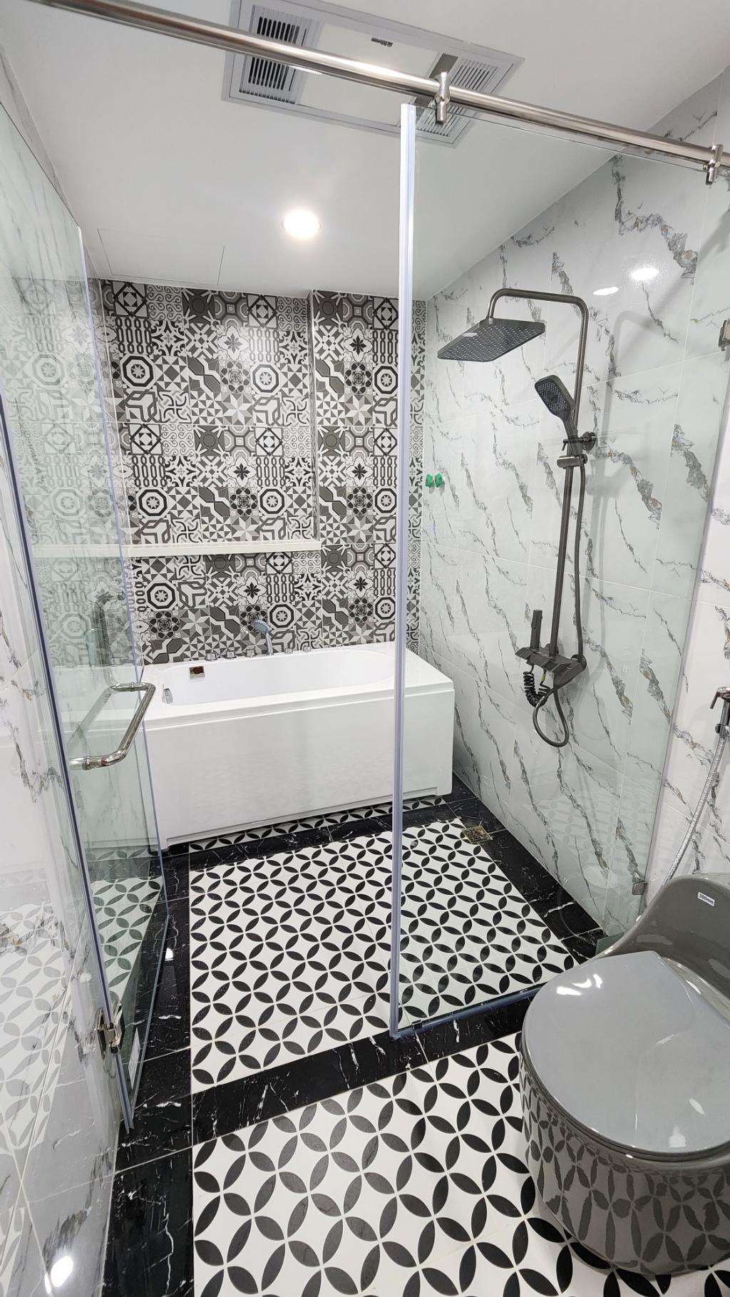 Hàng xóm Royal City (40m2, mặt tiền 5m)