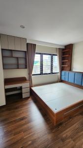 Hàng xóm Royal City (40m2, mặt tiền 5m)