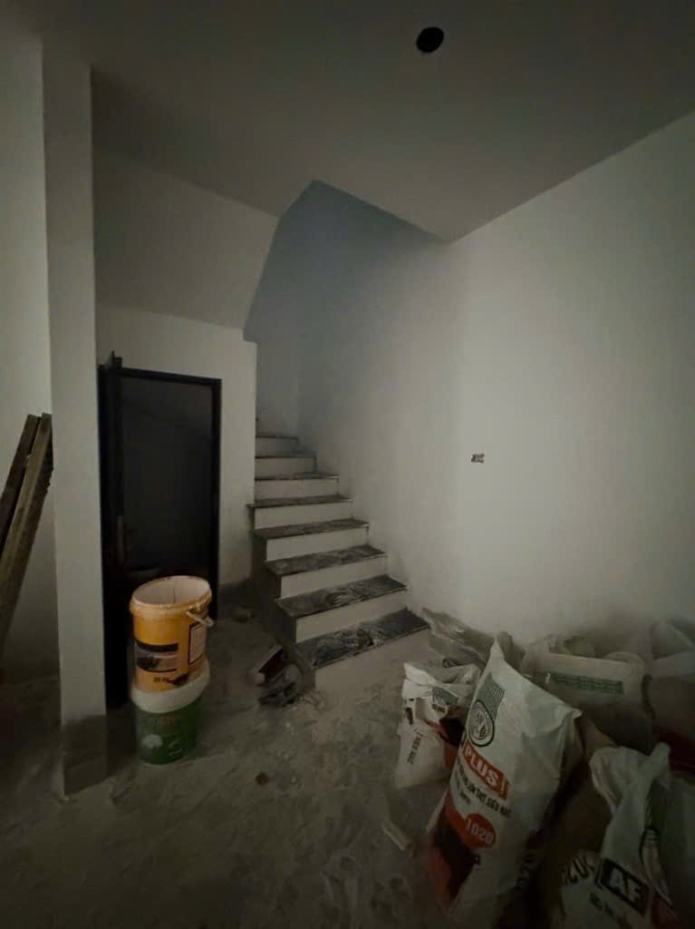 Ngã Tư Sở– Nhà hiếm 37m², ô tô đỗ cửa – ngõ thông, kinh doanh – chỉ 9,6 tỷ Ở khu vực Ngã Tư Sở