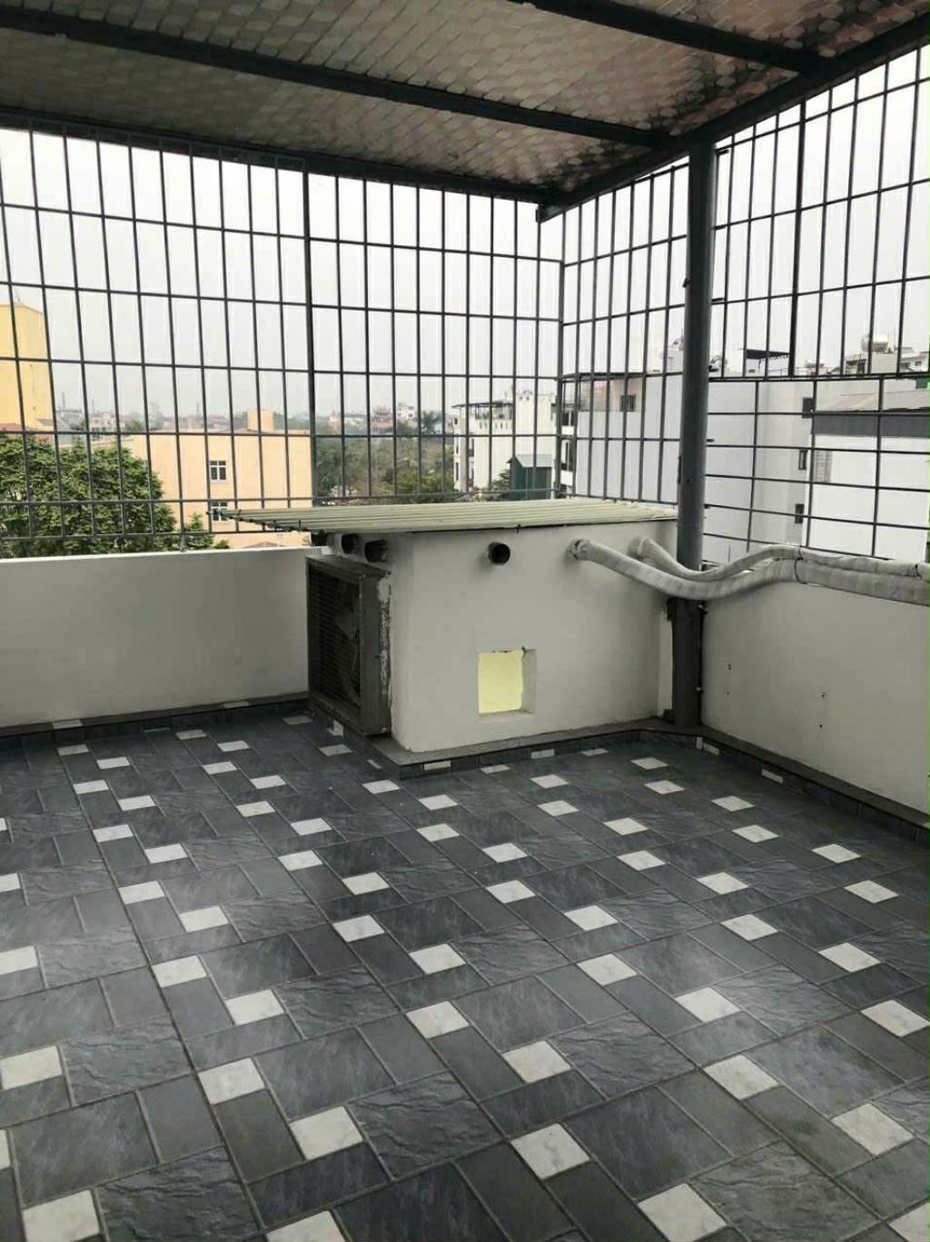 Bán nhà riêng 5 tầng oto đỗ trong nhà Thanh Am, Long Biên 12,5 tỷ