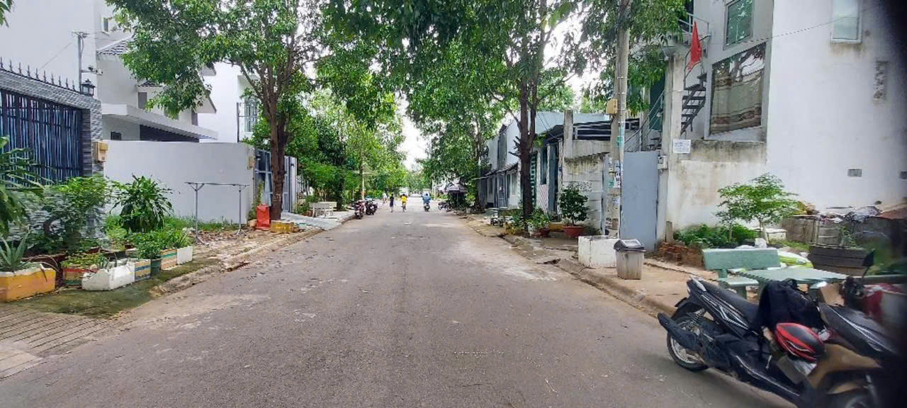 NHÀ PHỐ 6X20 -HOÀN CÔNG FULL THỔ CƯ- 6TY3 MT HẺM 12M- NHÀ BÈ-LONG THỚI