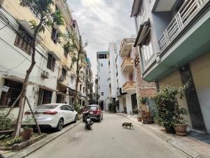 NGƯỜI THẬT VÀO VIỆC LUÔN.ĐẤT NGỌC LÂM LONG BIÊN Ô TÔ TRÁNH