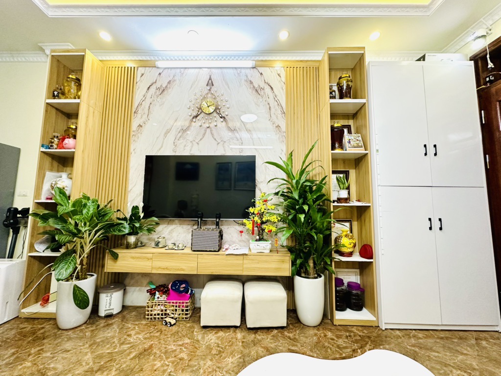 Bán nhà Phố Ngọc Trì Long Biên- 48m 5 tầng 6 tỷ ôtô đỗ cửa