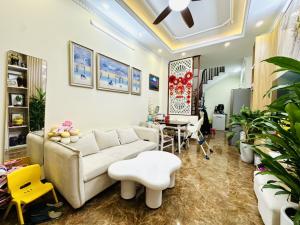 Bán nhà Phố Ngọc Trì Long Biên- 48m 5 tầng 6 tỷ ôtô đỗ cửa