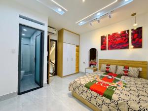 NHANH MỚI KỊP NGAY TRƯỜNG NGUYỄN CÔNG TRỨ