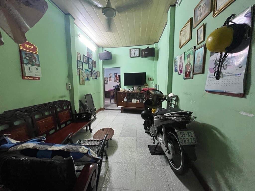 Bán đất Nguyễn Xí, P13, Bình Thạnh tặng thêm nhà 68m2, (5,6x12) hẻm xe hơi đỗ cửa cách mặt tiền 30m GIÁ NHỈNH 6 TỶ