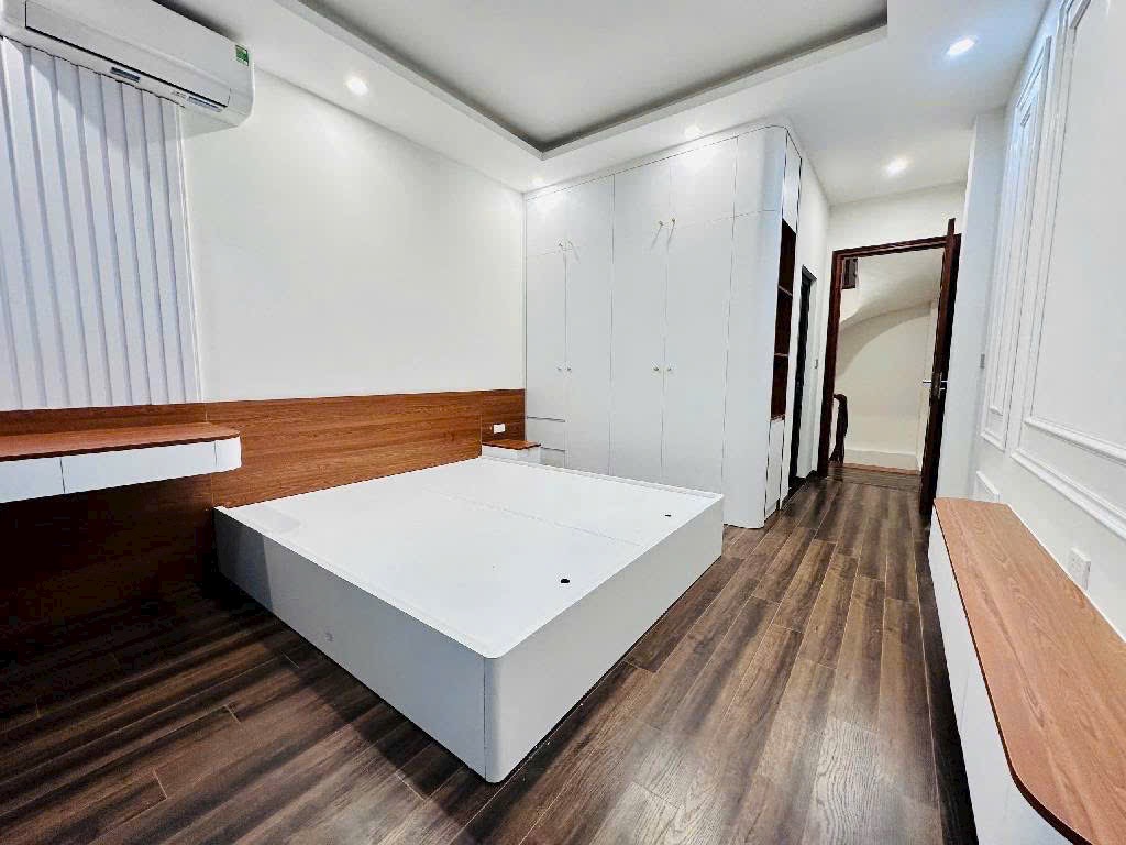 Bán nhà  Hoàng Hoa Thám 64mx5 tầng giá nhỉnh 7 tỷ