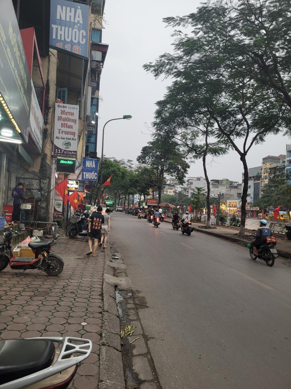 bán nhà mặt phố