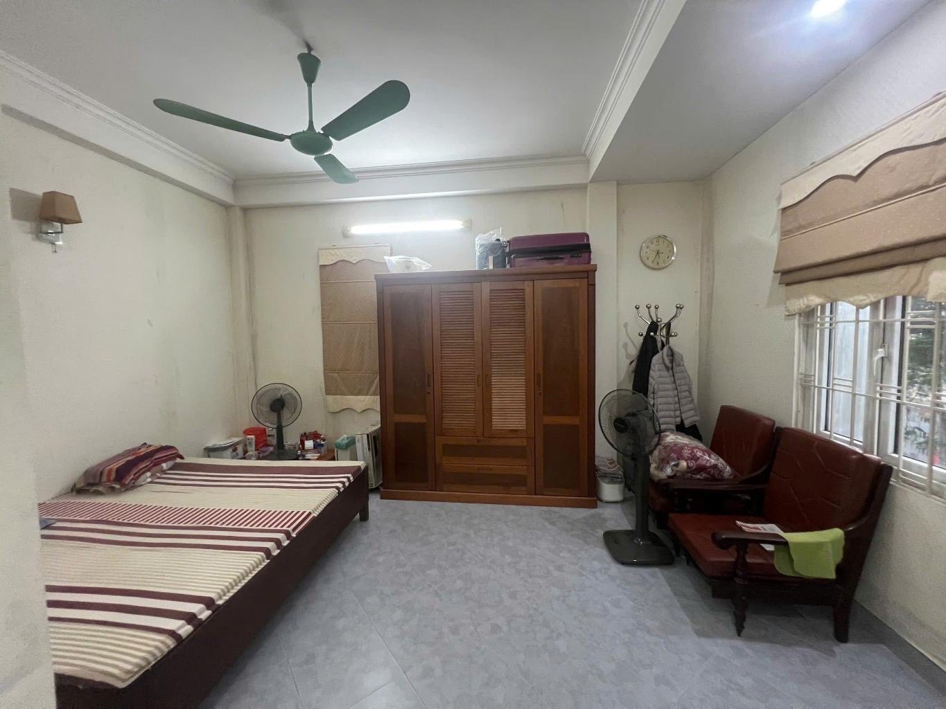 bán nhà mặt phố
