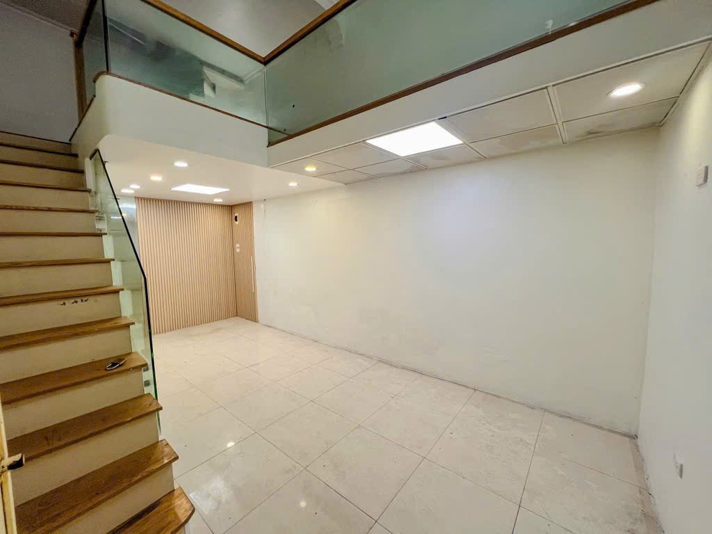 Bán gấp nhà 4 tầng phố huế