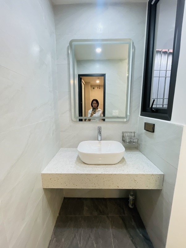 Bán gấp căn 4 tầng bạch mai