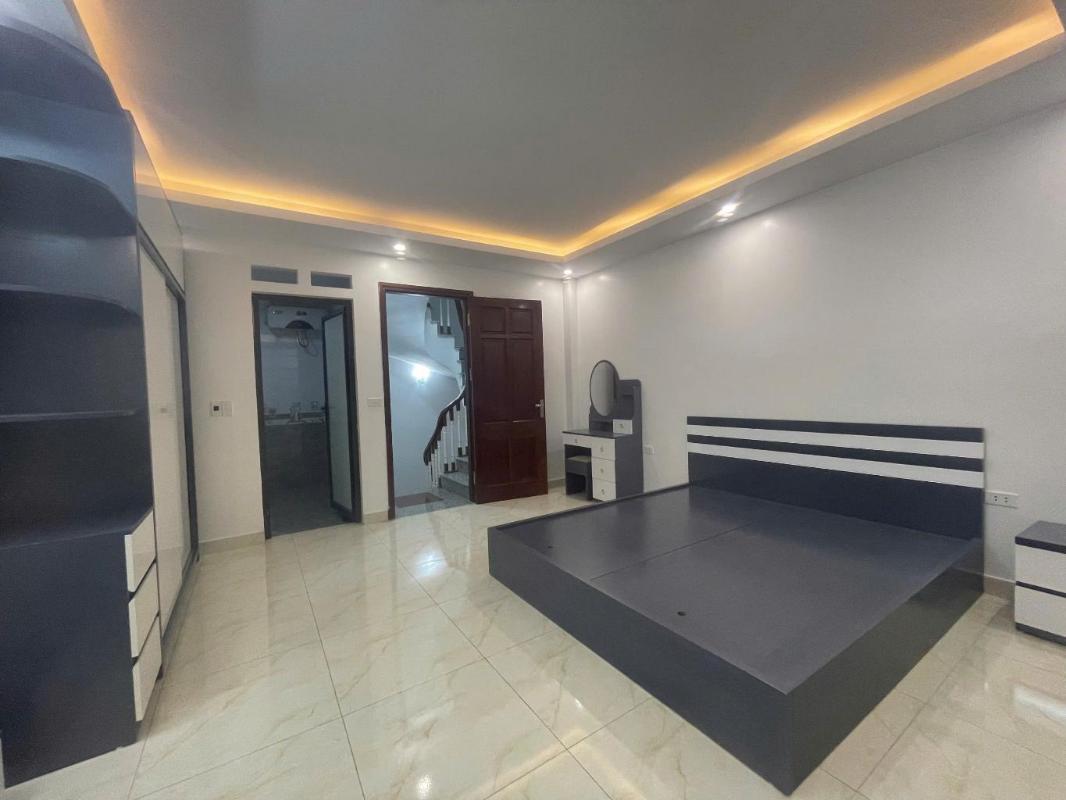 Bán gấp nhà 5 tầng tứ hiệp