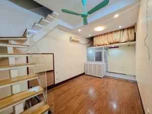 Bán gấp nhà 4 tầng phố huế