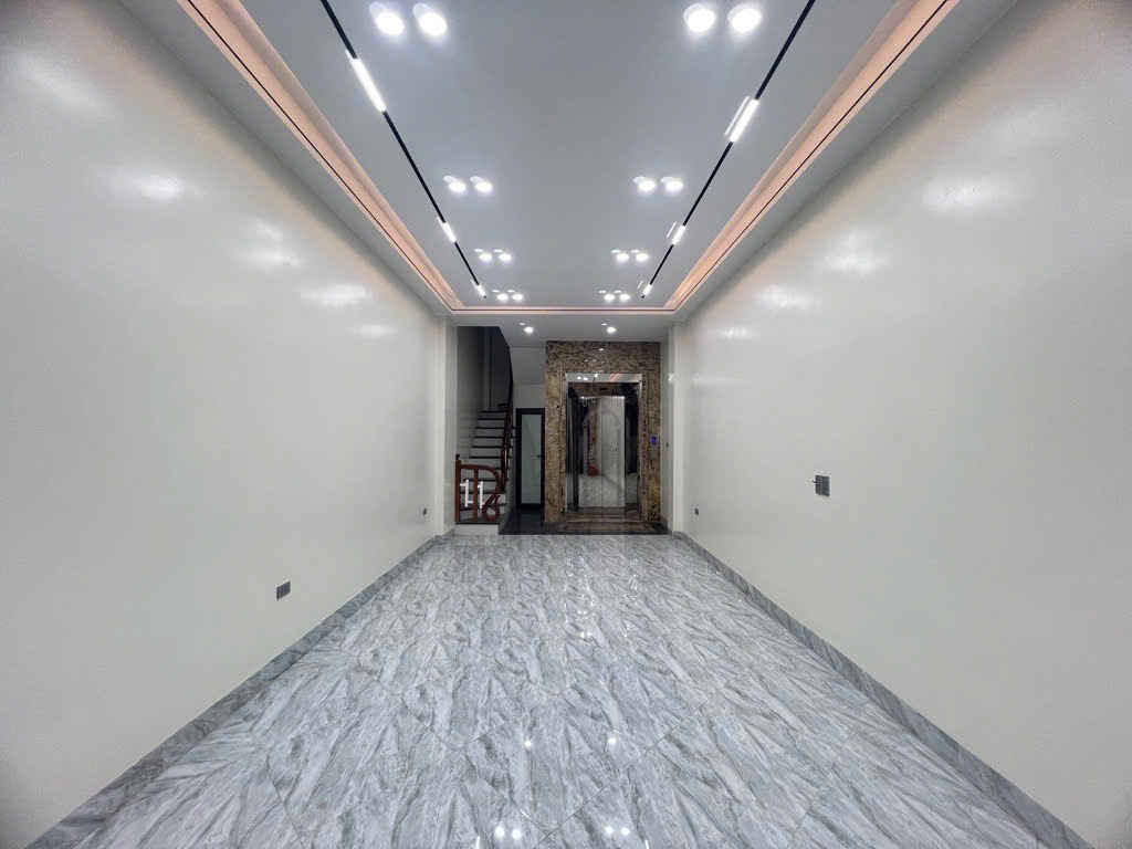 NHÀ SIÊU ĐẸP TẠI NGUYỄN VĂN CỪ - LONG BIÊN