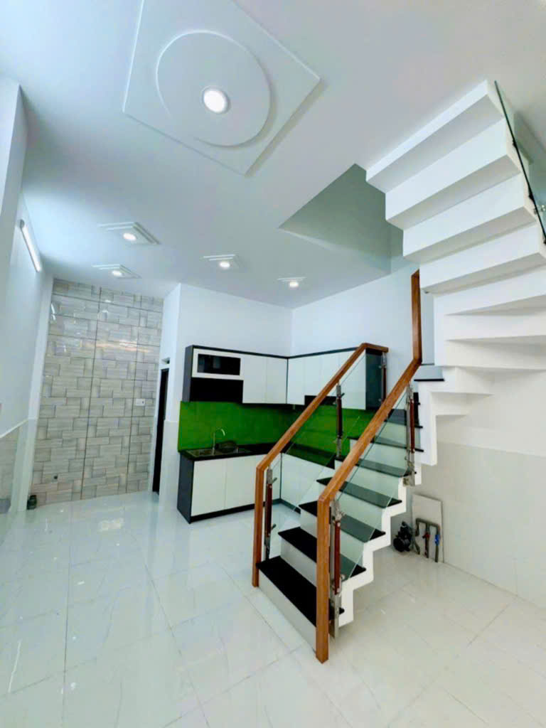 NHÀ ĐẸP GIÁ MỀM – HẺM XE HƠI – NGAY NGÃ TƯ 4 XÃ – GIÁ CHỈ 4 TỶ HƠI HƠI – PHÁP LÝ CHUẨN