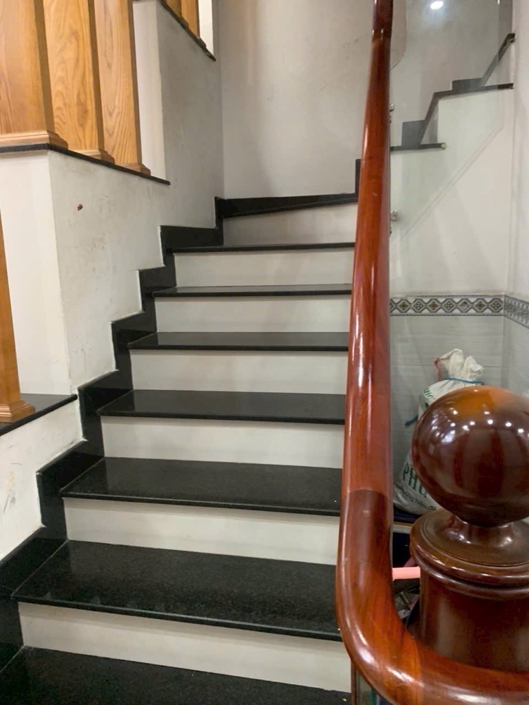 BÁN NHÀ 3 TẦNG ĐẸP Ở NGAY - HẺM XE TẢI 6M - GIÁP TÂN PHÚ - CHỈ 4.5 TỶ