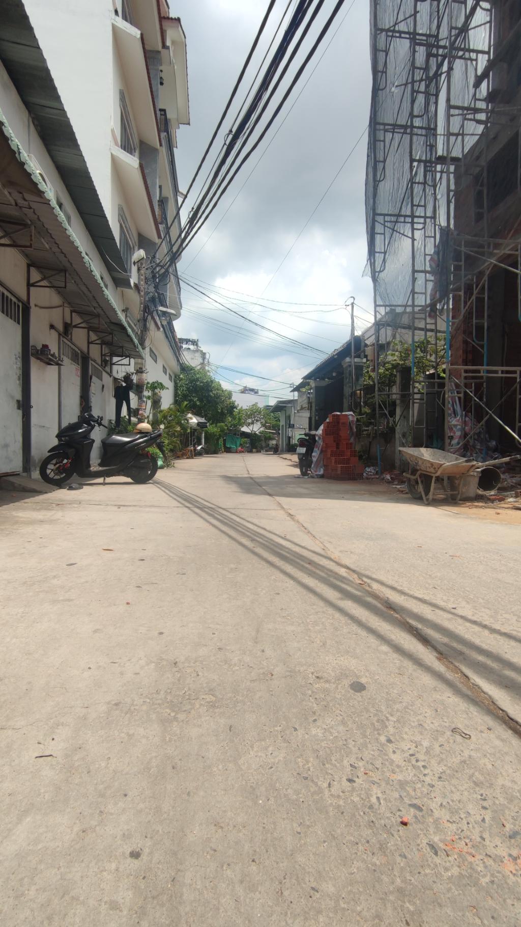 BÁN NHÀ ĐẸP 3 TẦNG NGAY CHỢ LÊ VĂN QUỚI – DIỆN TÍCH KHỦNG 5X20 – GIÁ CHỈ 5.69 TỶ