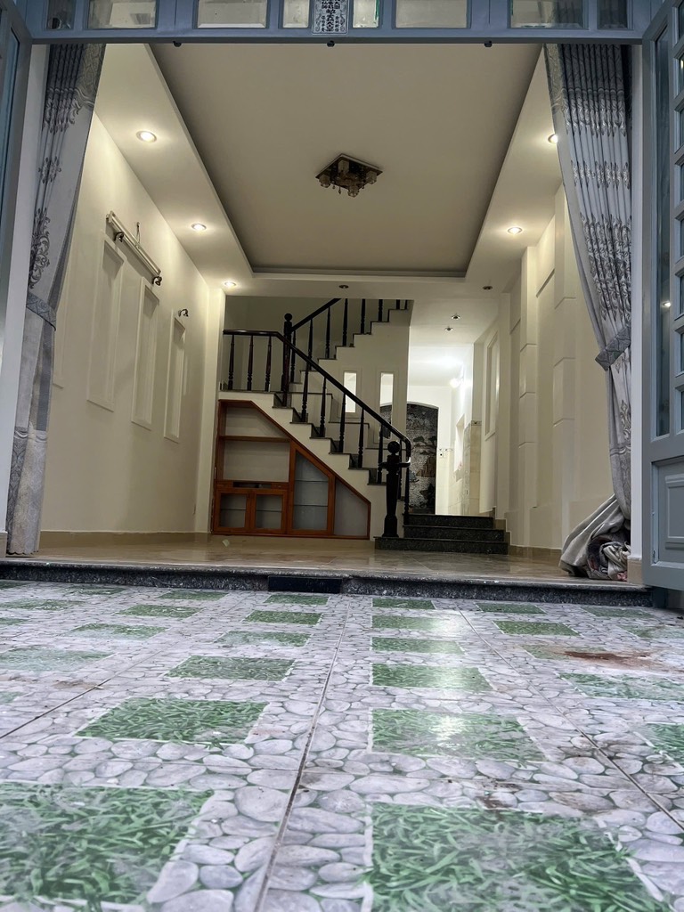 NHÀ ĐẸP Ở NGAY LÊ VĂN QUỚI – HẺM XE HƠI – GIÁP TÂN PHÚ – CHỈ 4 TỶ 98