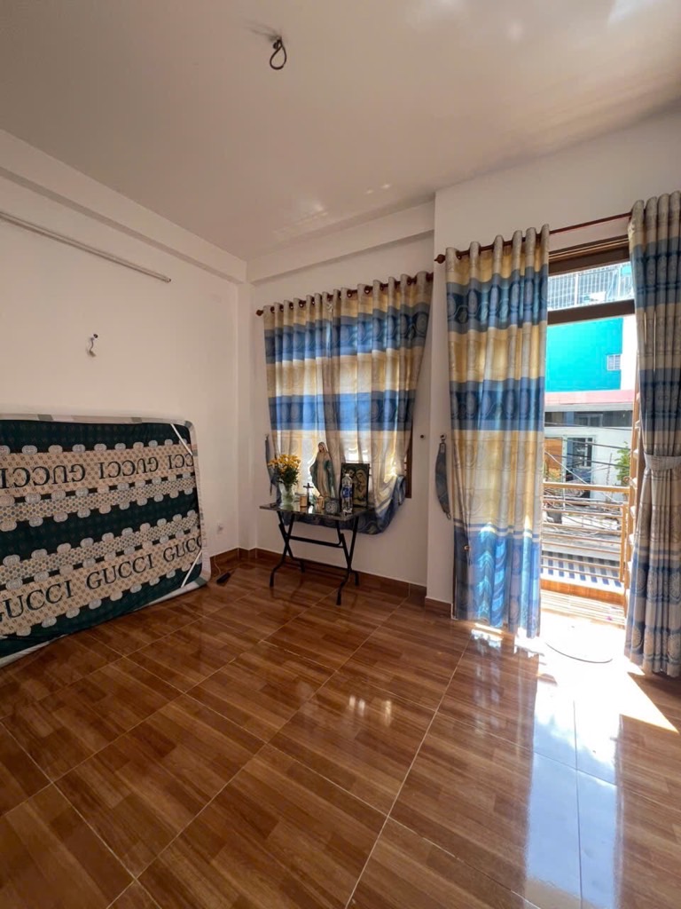 GIÁ TỐT NHẤT KHU VỰC CHỈ 5 TỶ3 - NHÀ 4 TẦNG MỚI ĐẸP -HXH - GIÁP TÂN PHÚ